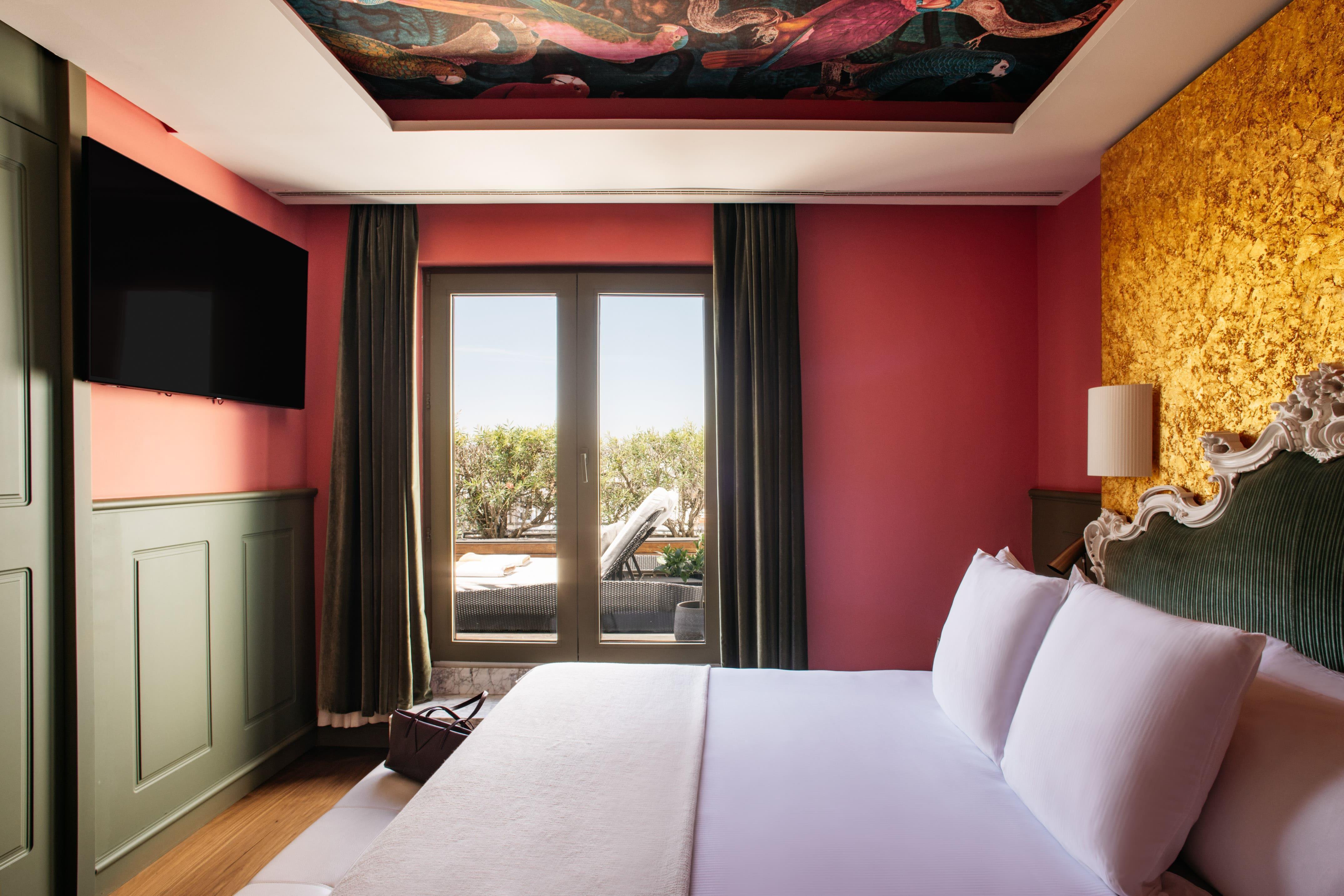 Penthouse, Suite