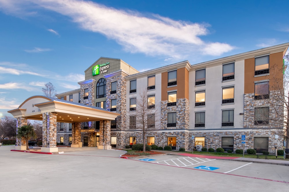 Holiday Inn Express Hotel Suites Dallas South Desoto 3/72