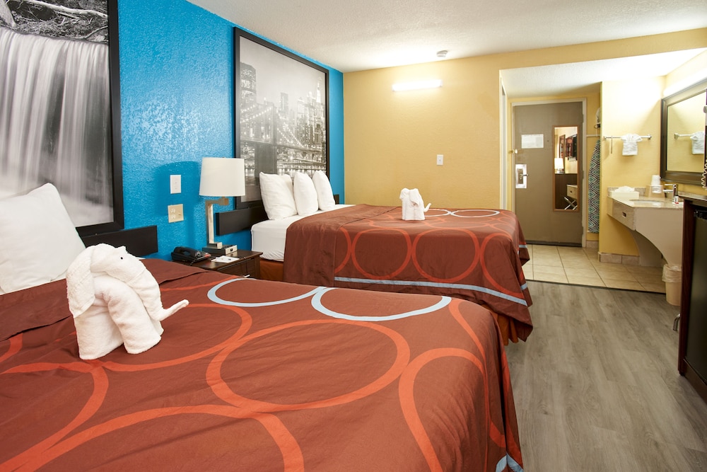 Super 8 by Wyndham Wichita Airport 6/47