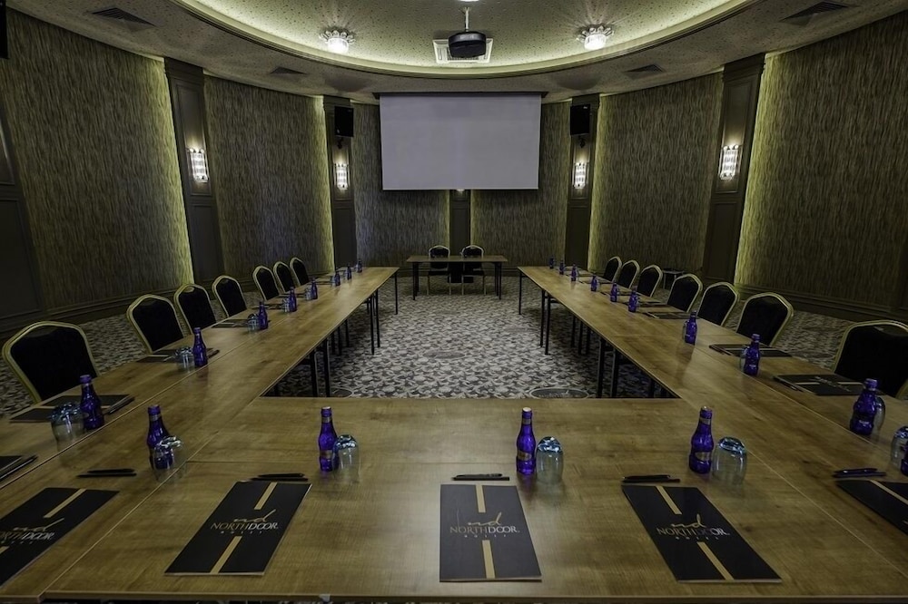 Northdoor Hotel 29/50