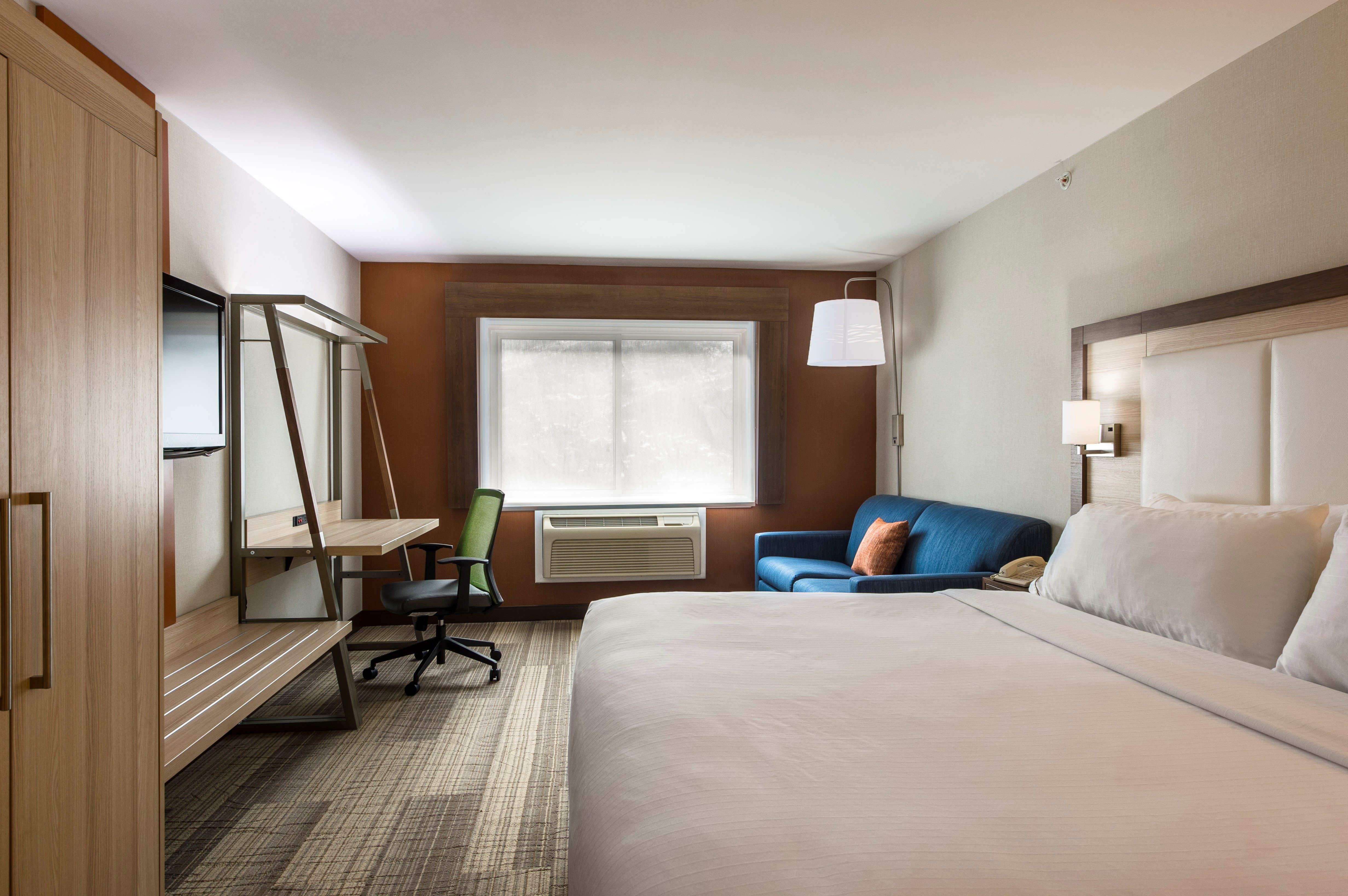 Holiday Inn Express And Suites Halifax Bedford 24/64