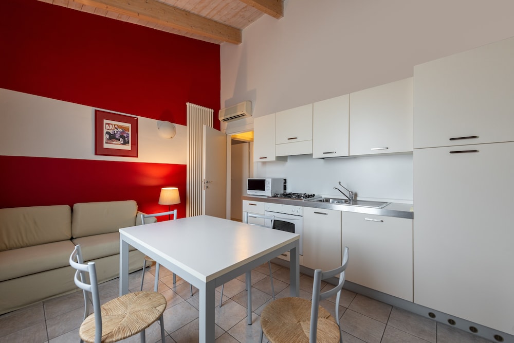 Maranello Village 48/70