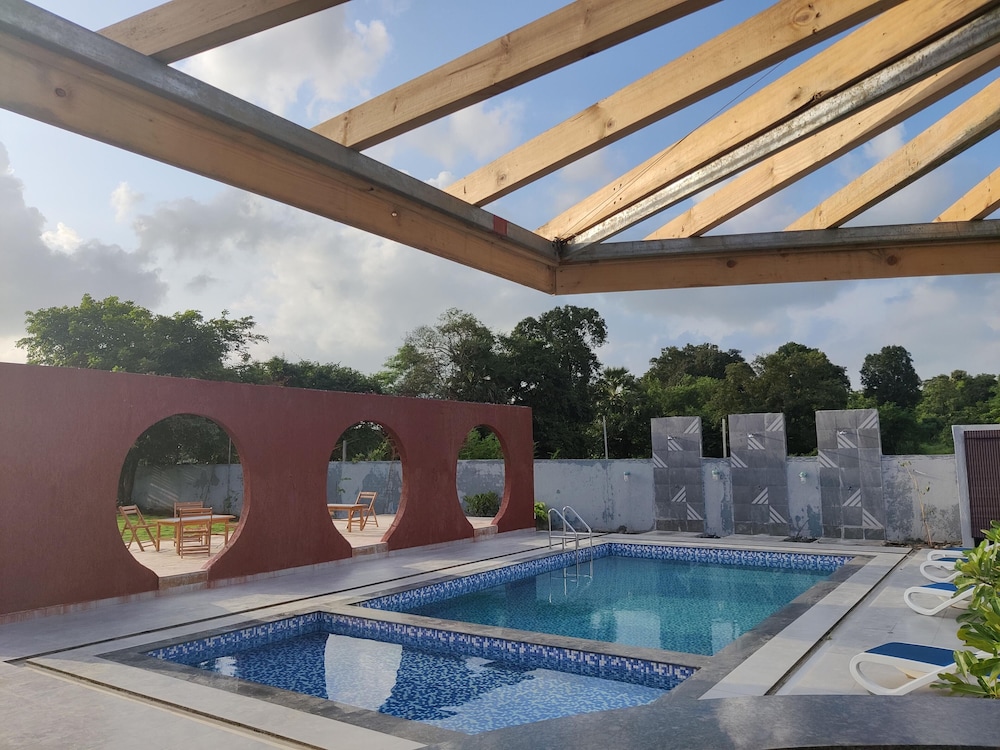 Pushp Vatika Resort & Lawns 33/60