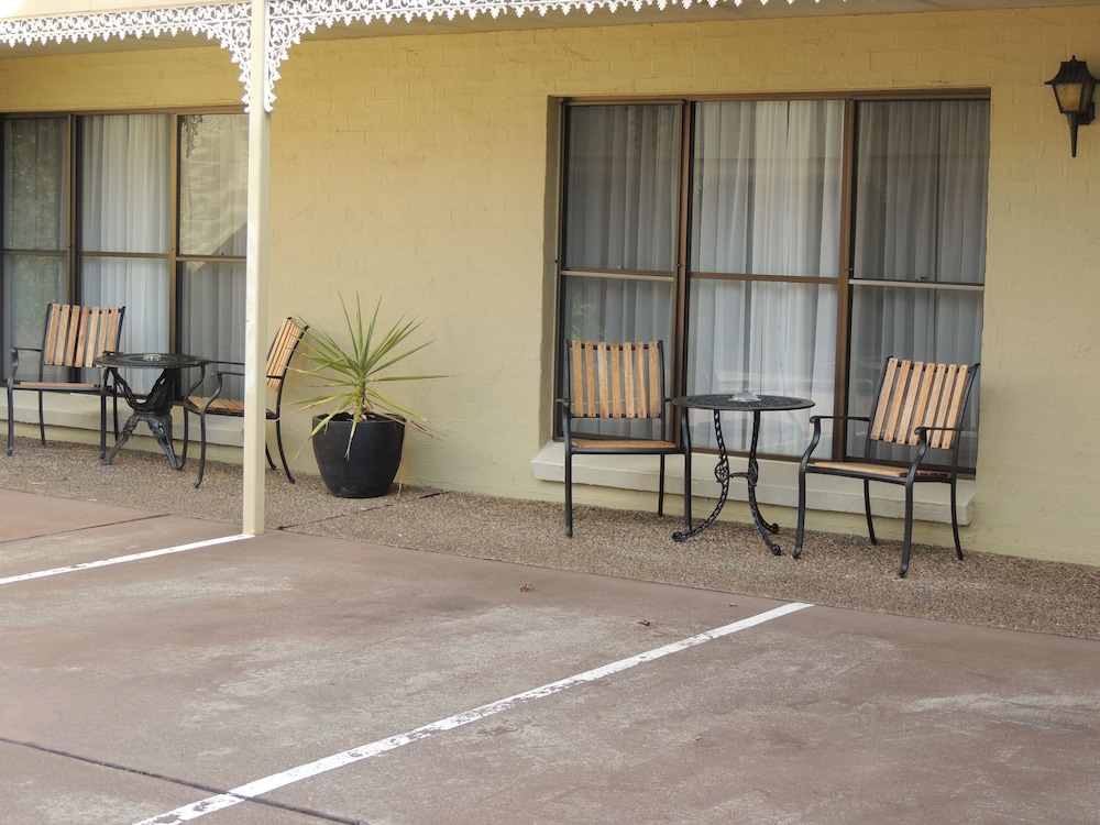 ARGYLE TERRACE MOTOR INN 38/38
