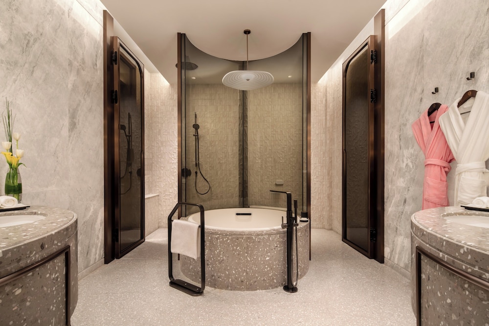 Classic, King Bed, Plunge Pool، Intercontinental Huzhou Taihu South By Ihg 2/2