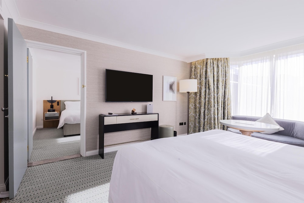 غرفة متصلة عائلية بسرير كينج وسريرين منفصلين، Conrad Dublin 6/10