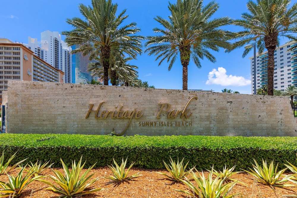 Ocean Reserve OceanView Sunny Isles Luxury Condos 42/50