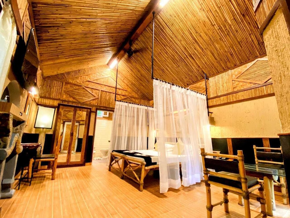 Quality Inn the Den Resort 15/50