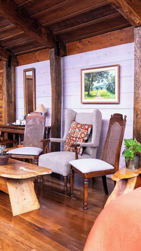 Poas Volcano Lodge 56/71