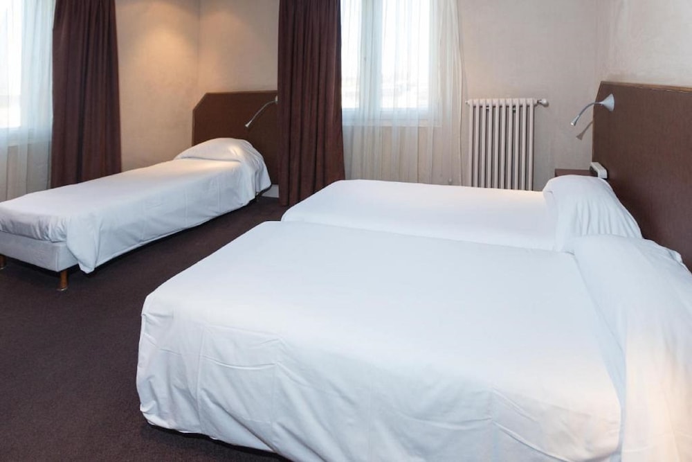Brit Hotel Terminus 35/65