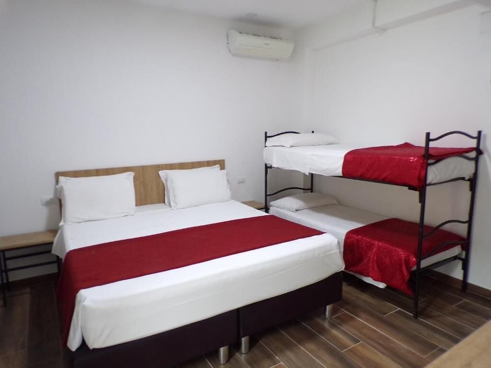 Hotel Nord Est 7/18