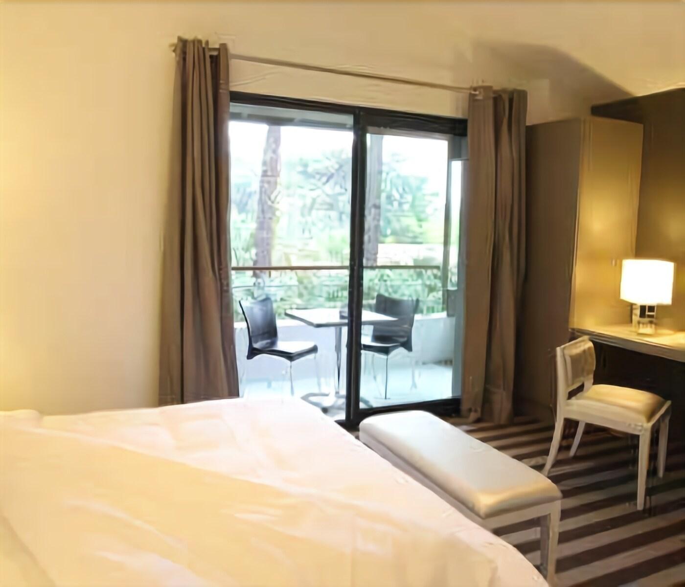 Hotel 202 19/47