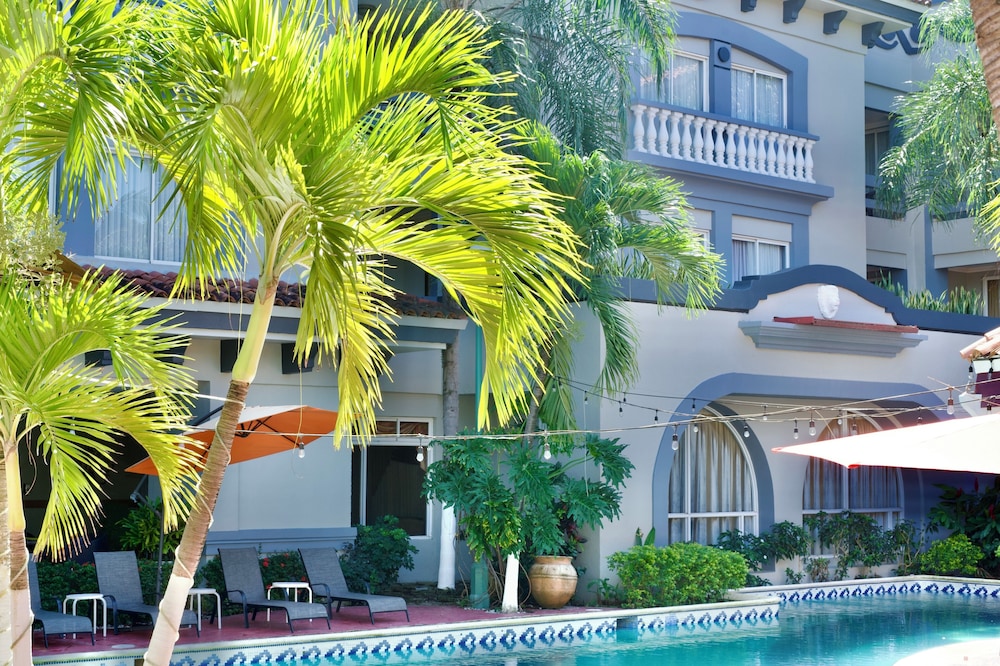 Quinta Real Hotel 62/66