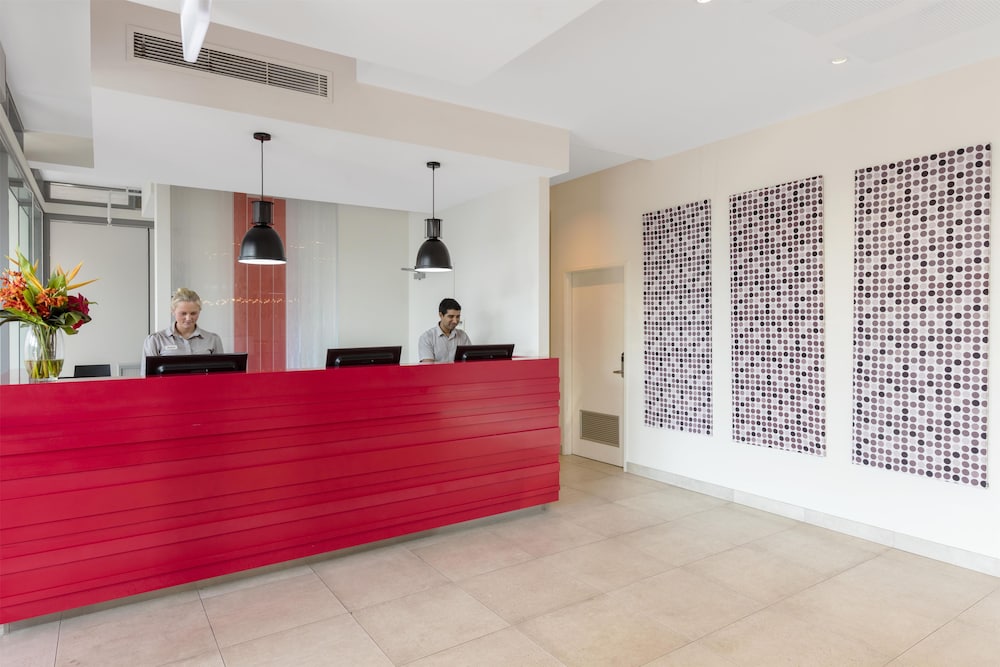 Oaks Darwin Elan Hotel 7/50