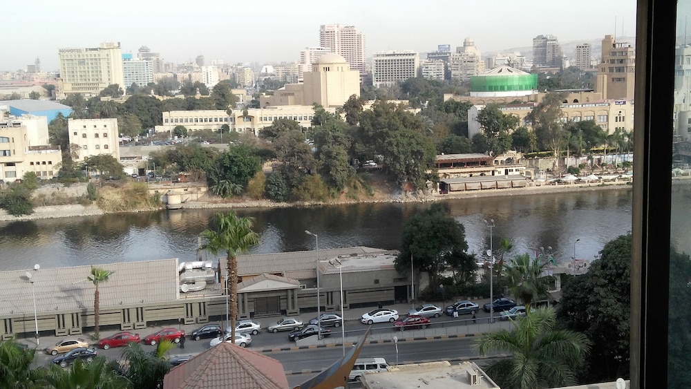 Pharaohs Hotel 58/64