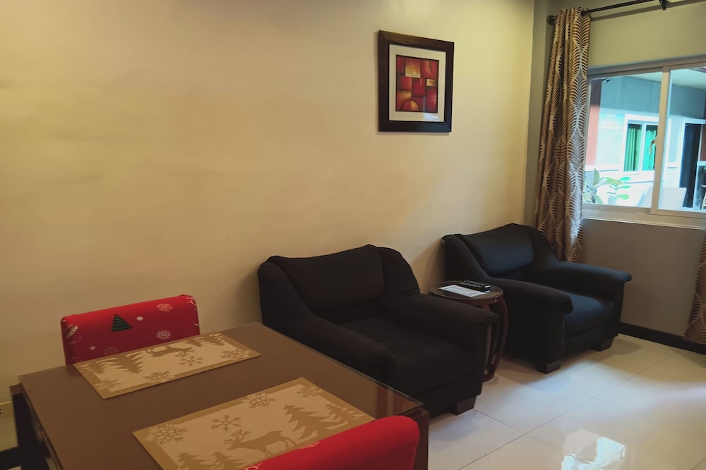 Jo Carter's Hotel & Suites 47/60