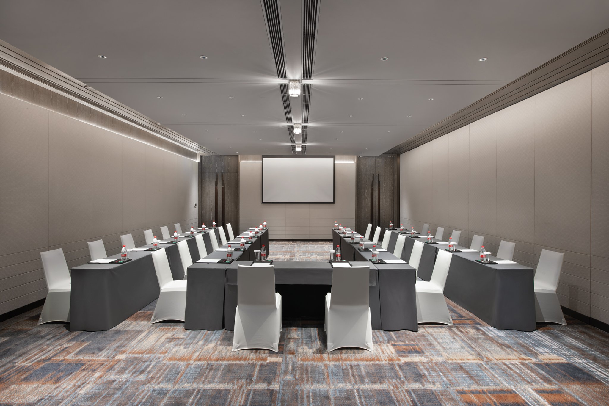 CROWNE PLAZA WUHAN OPTICS VALLEY 64/72
