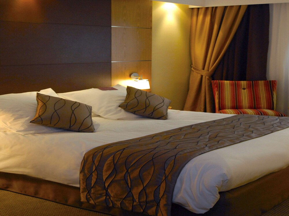 Mercure Caen Centre Port de Plaisance 28/75