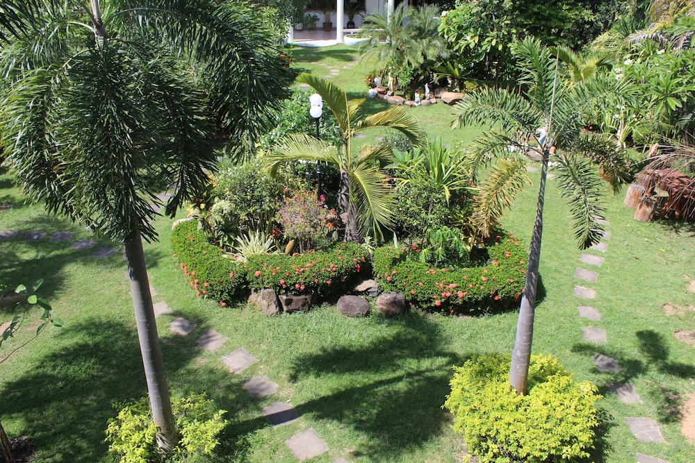 White Elephant Resort 30/43