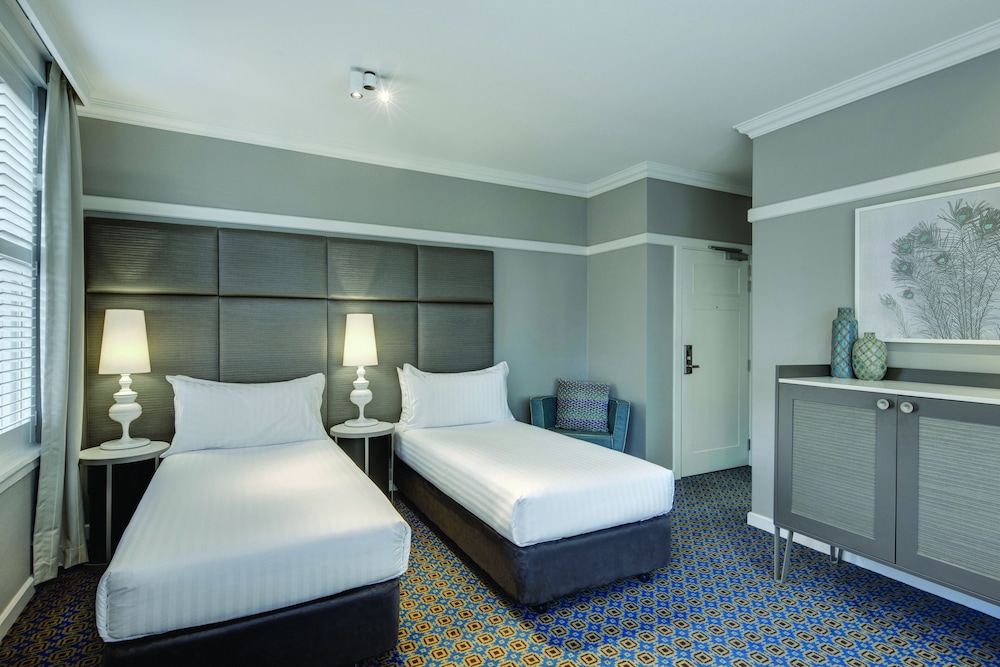 Hotel Kurrajong Canberra 18/67