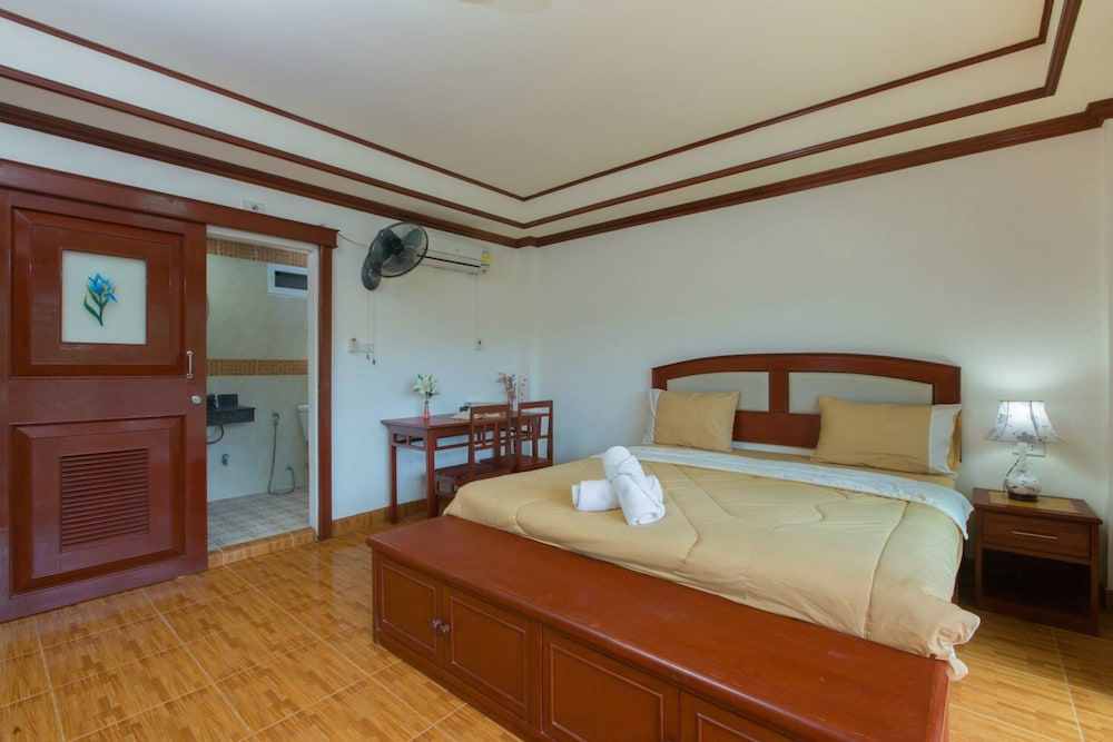 Patong Rai Rom Yen Resort SHA 24/50