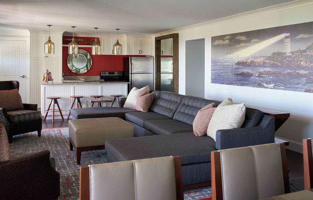 Inn By The Sea 43/66