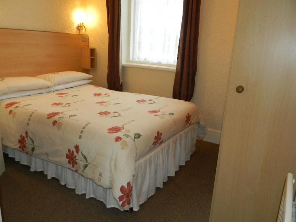 The Hawkes Hotel 16/56
