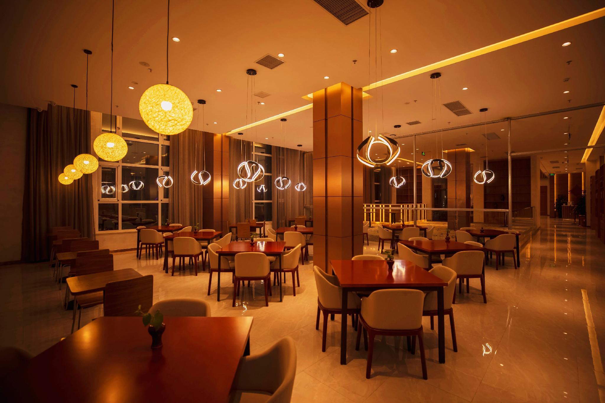 GreenTree Eastern Xiangyang Zhongyuan West Road Hotel 13/23