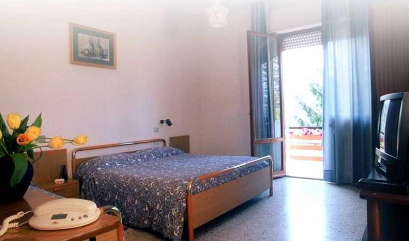 Albergo Ester Di Fossi Laura 19/41