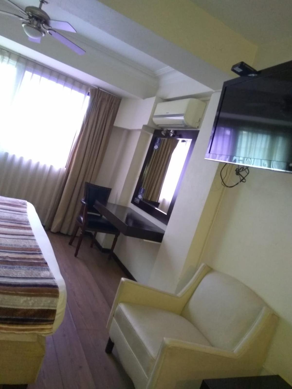 hotel clara luna
