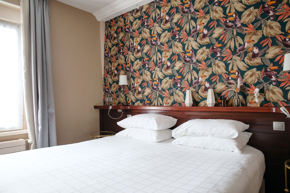 ROOM, TRIPLE, GARDEN VIEW