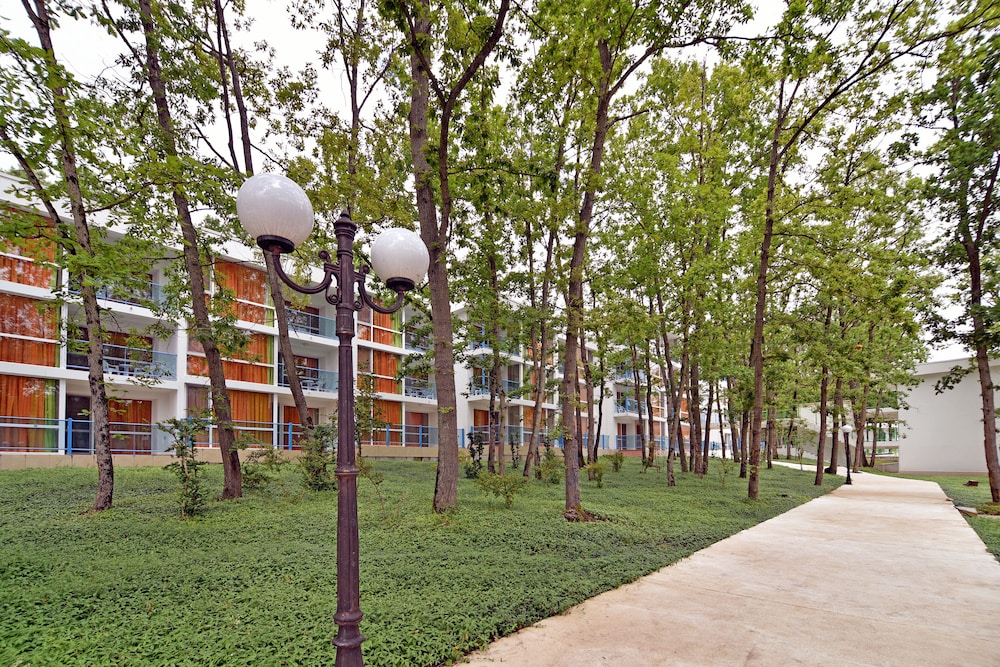 Hotel Forest Beach 32/40