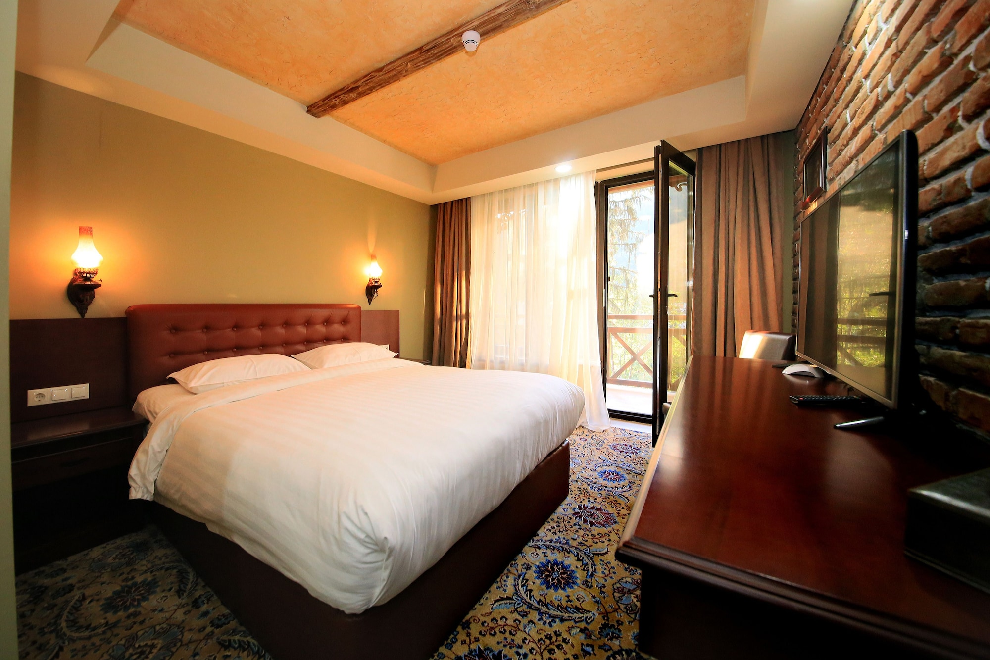 غرفة قياسية بسرير مزدوج، Borjomi Palace Hotel and Spa 4/8