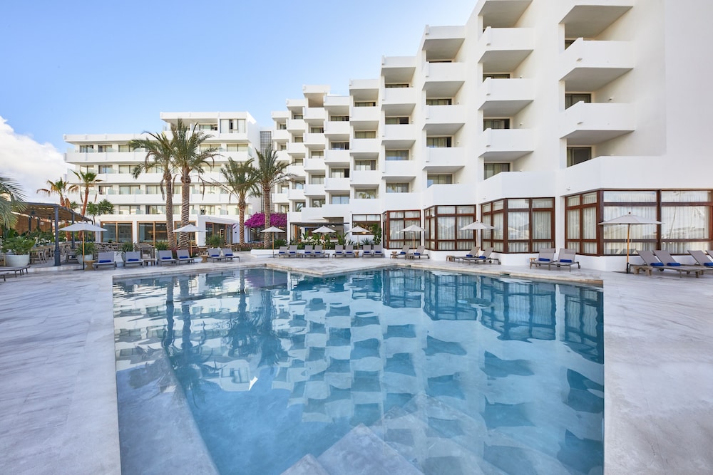 Hotel Tres Torres 5/65