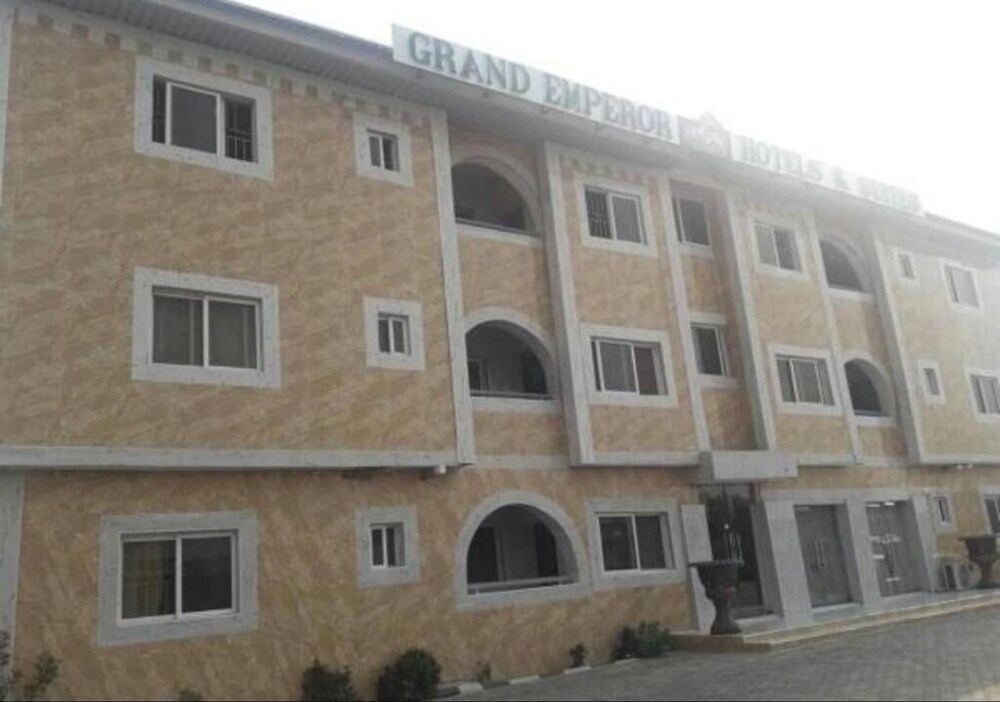 Grand Emperor Hotel 1/40