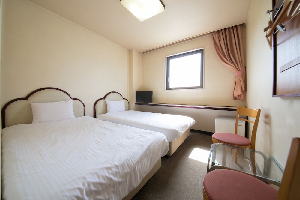 ROOM, TWIN BEDS, SMOKING