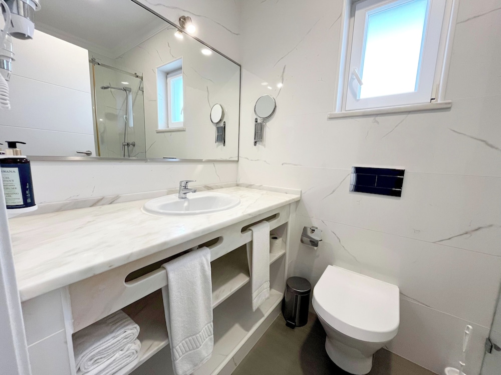 River Inn by AC Hospitality Management - Adults Only 30/33