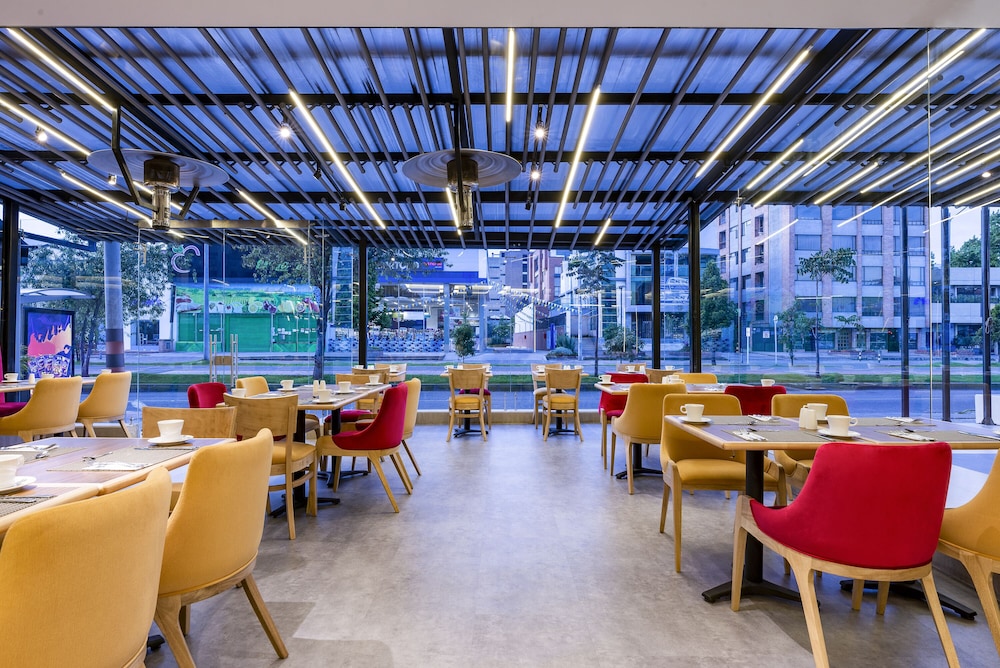 One Sixteen Hotel 63/72