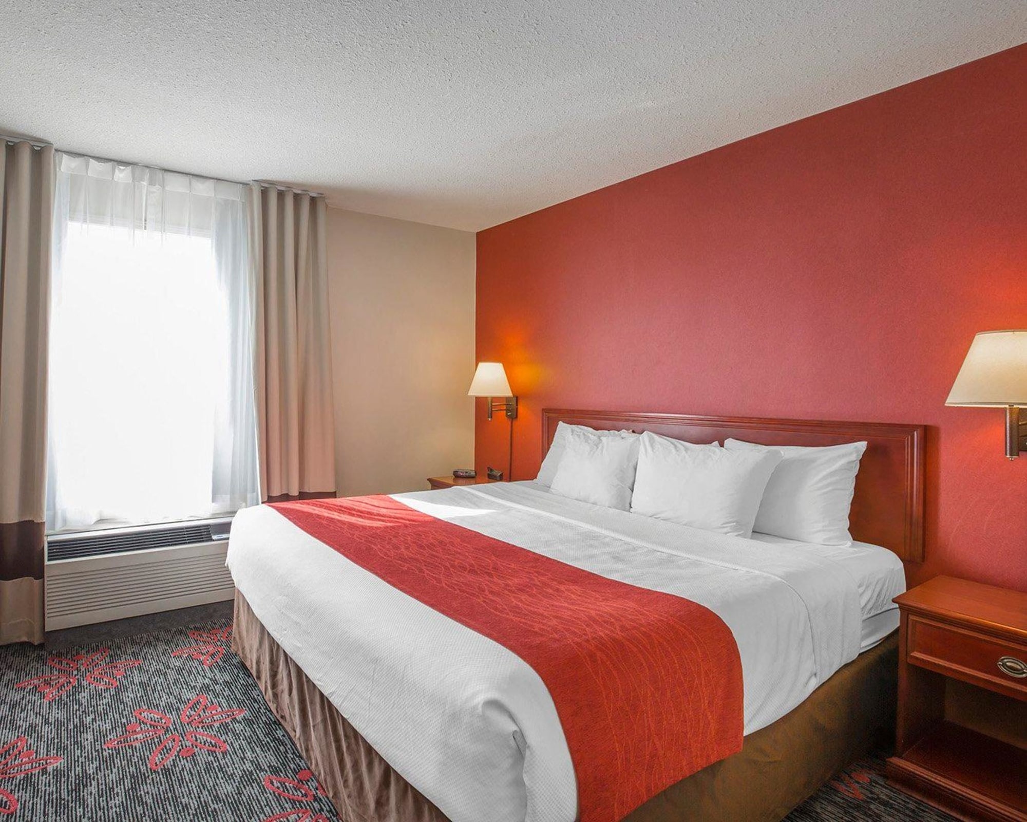 SUITE, KING BED