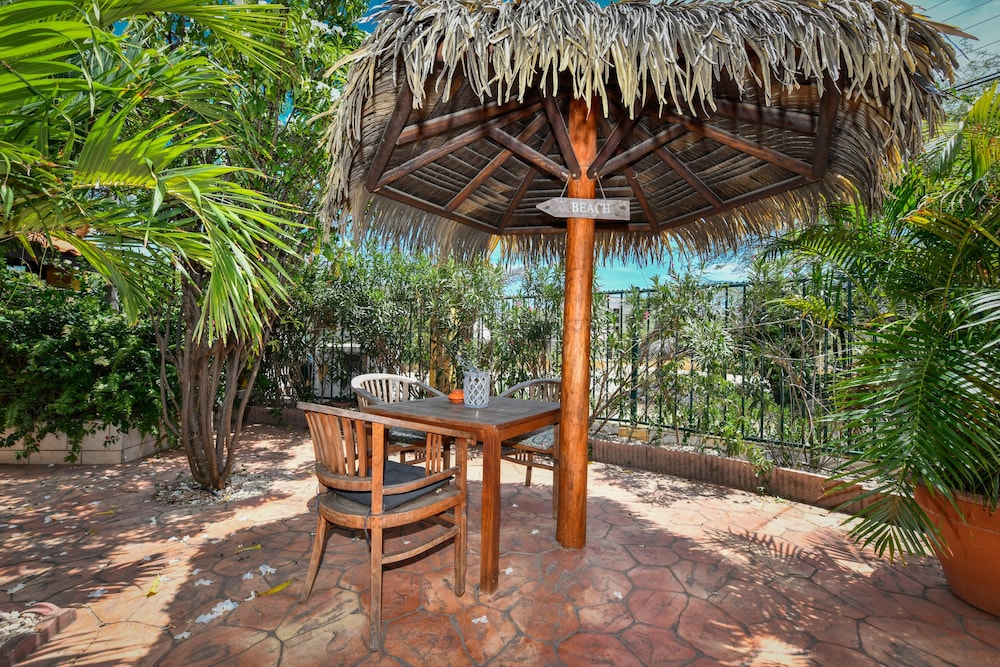 Brisas Studio Apartments - Adults Only 44/50