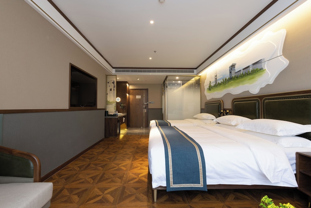Nostalgia S Hotel (Beijing Nest-type Olympic Stadium Center) 23/57