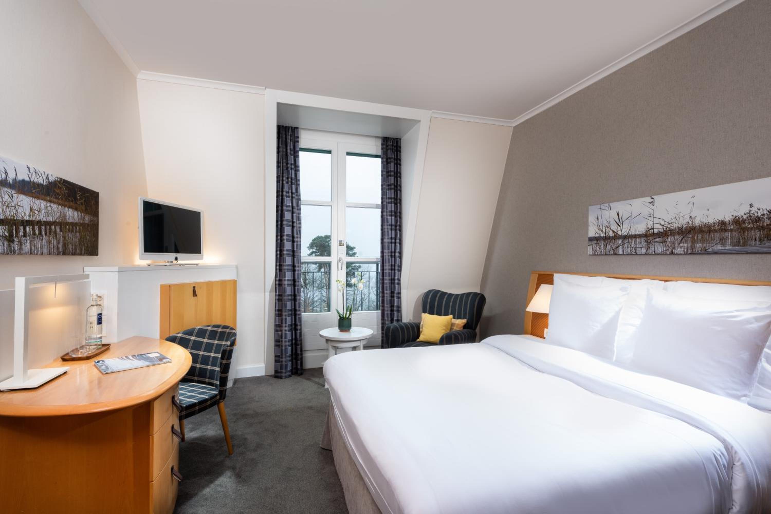 Superior, Double Bed, Lake Side