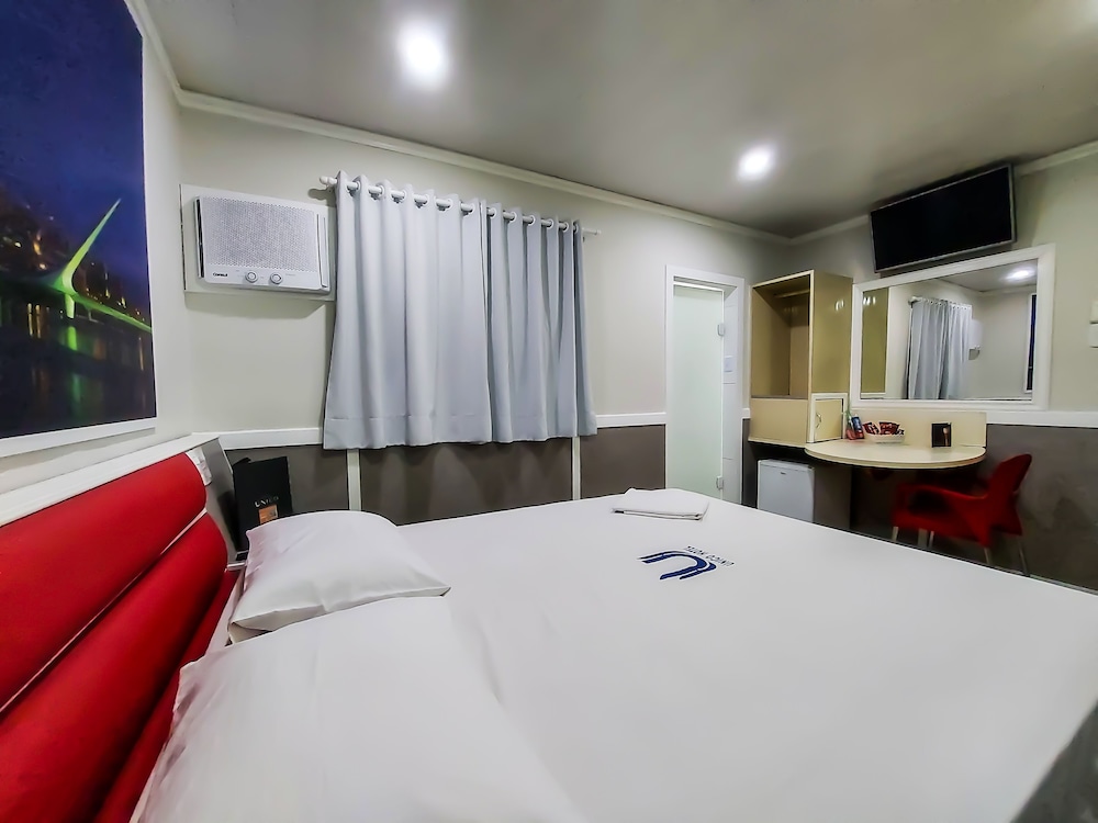Calamares Hotel 11/49