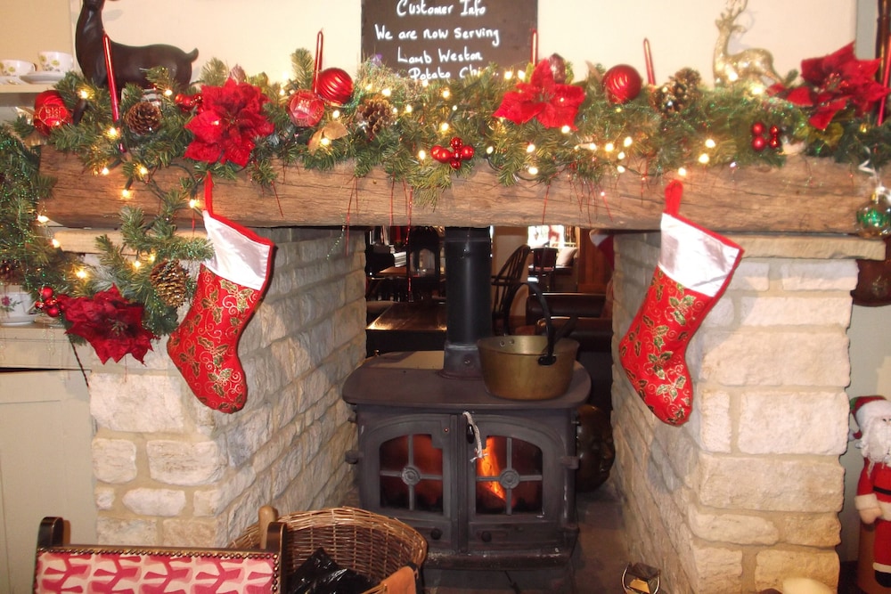 The White Lion Inn 6/48