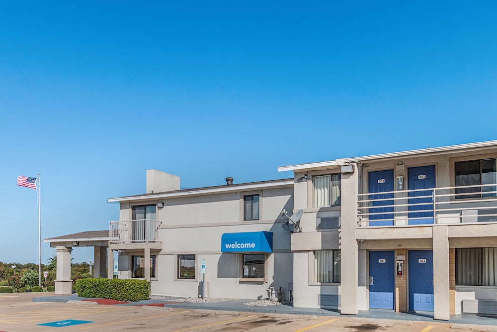 Motel6 Lancaster, TX - DeSoto - Lancaster 6/50