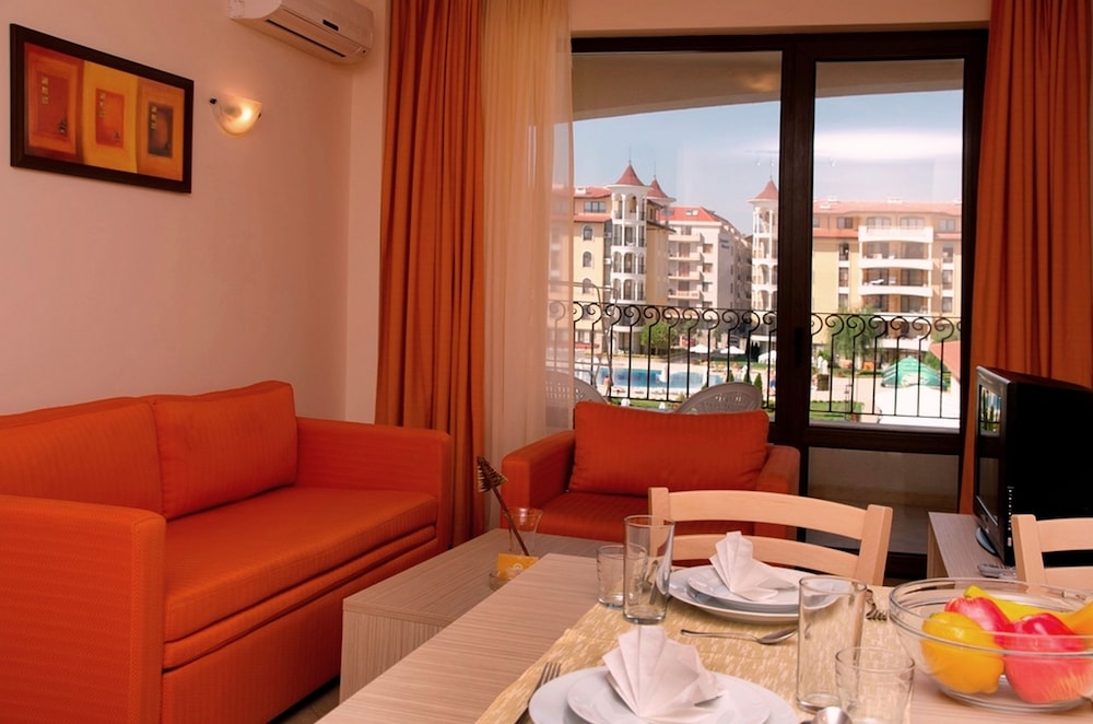 Royal Sun Holiday Complex 20/50