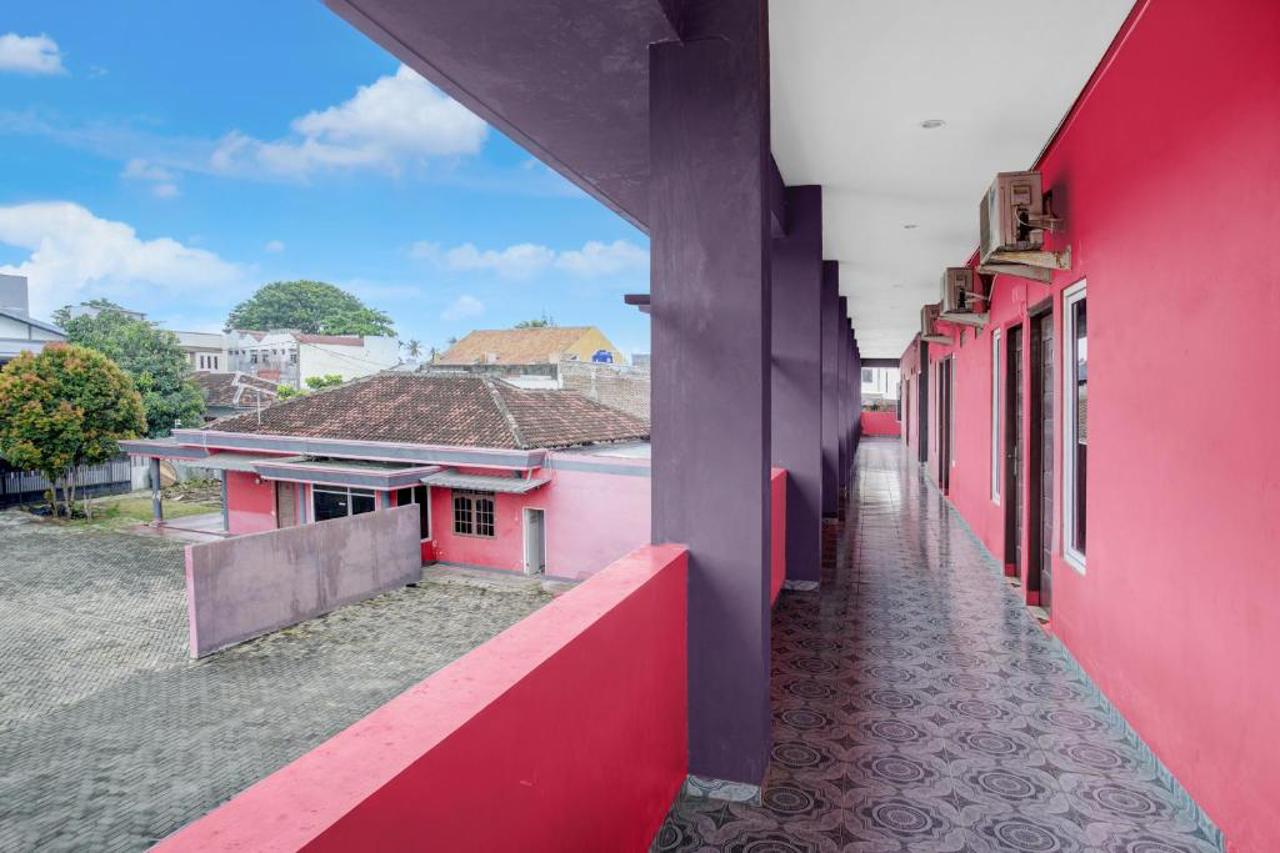 Hotel O near Urip Sumoharjo Hospital formerly Yasmine Guesthouse Syariah 19/21