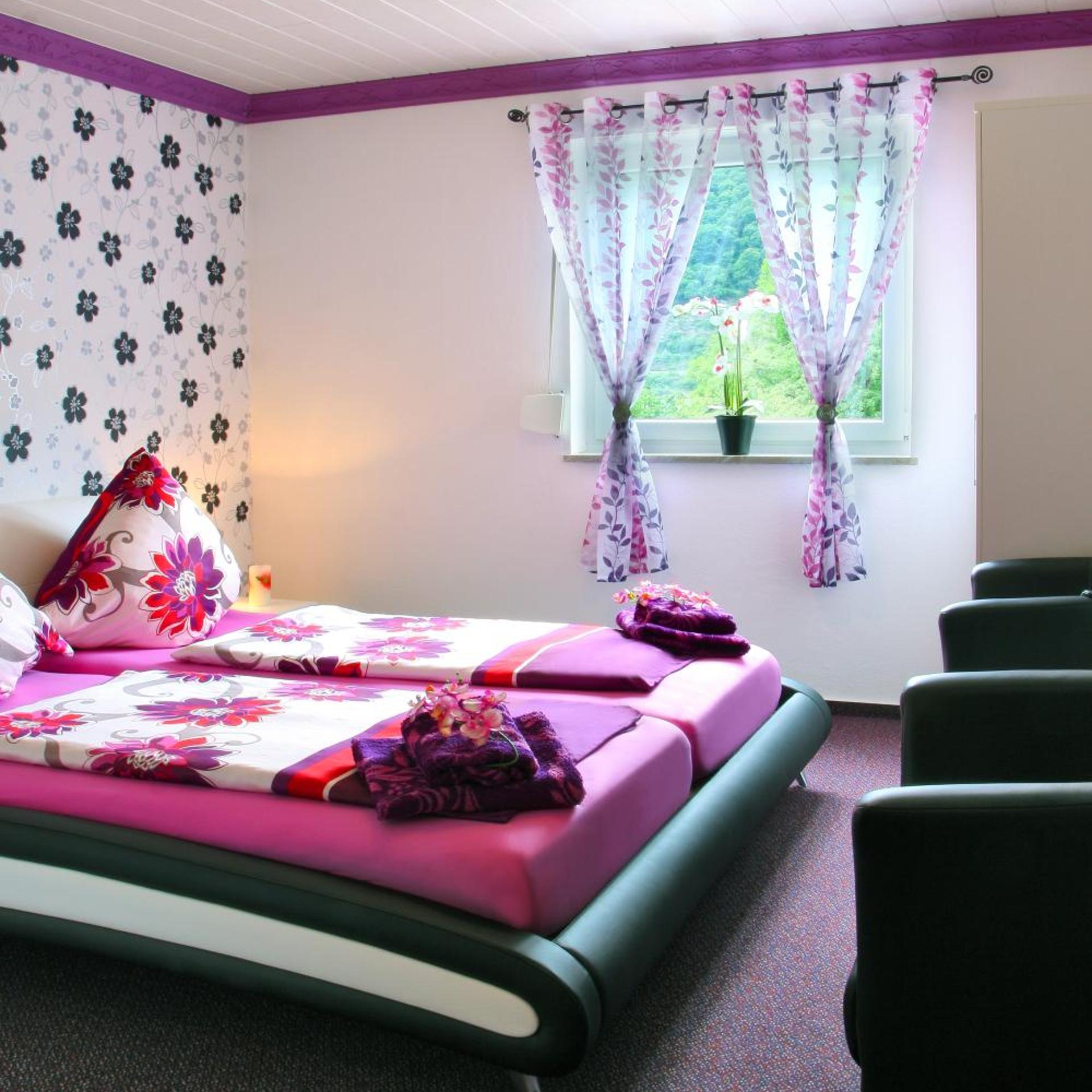 Room, Double or Twin Bed