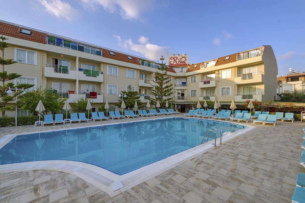 Akalia Suite Hotel and Spa 1/37