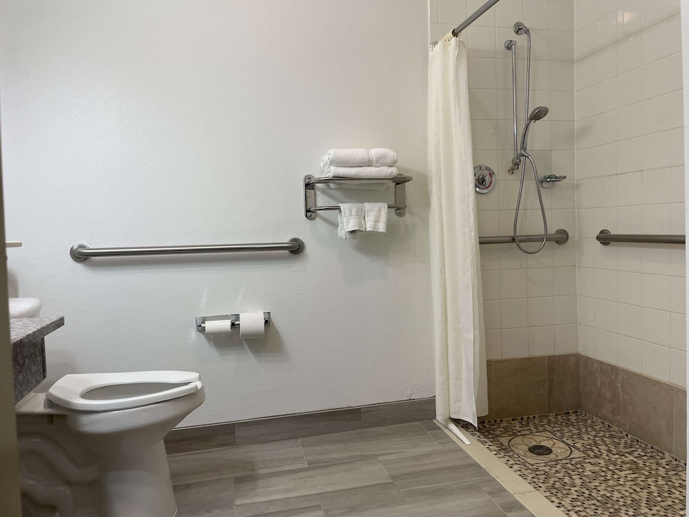 Best Western Roanoke Inn & Suites 11/23